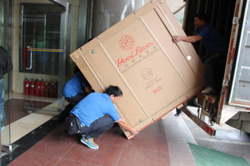 班玛钢琴贵重工艺品无忧运